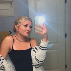 Meet your Posher, Maya